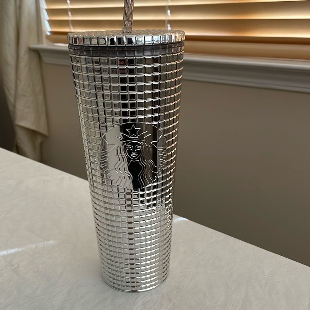 🆕 Starbucks 2023 Winter Release Silver Grid Chrome Venti Cup